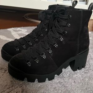 Schutz Xayane Bootie in Black, size 8